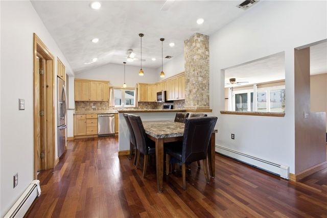 95 Uxbridge Street, Cranston, RI 02920