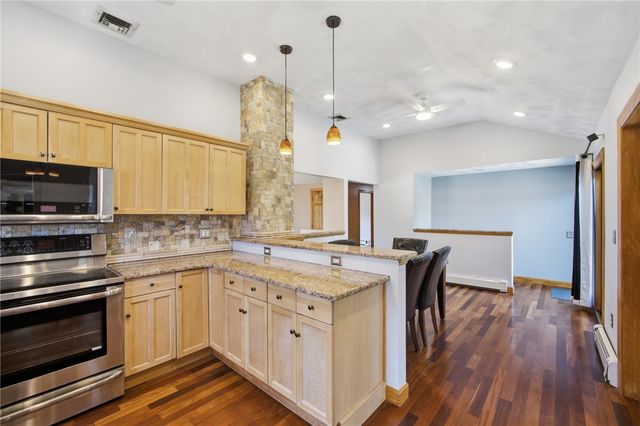 95 Uxbridge Street, Cranston, RI 02920