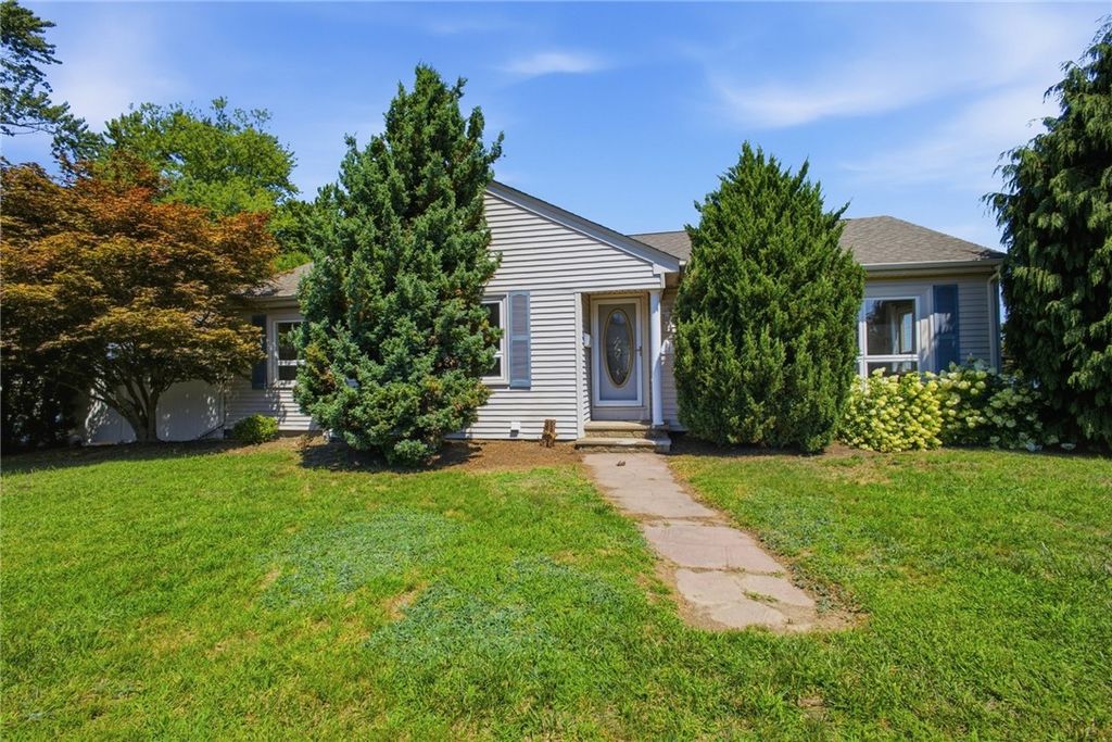 95 Uxbridge Street, Cranston, RI 02920