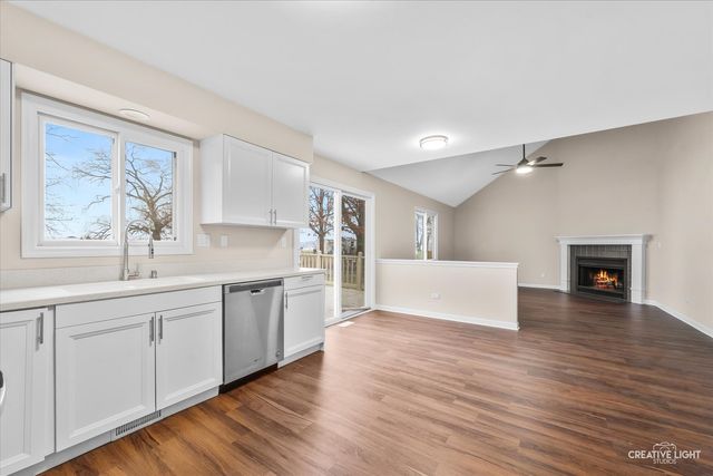 162 N Canyon Drive, Bolingbrook, IL 60490