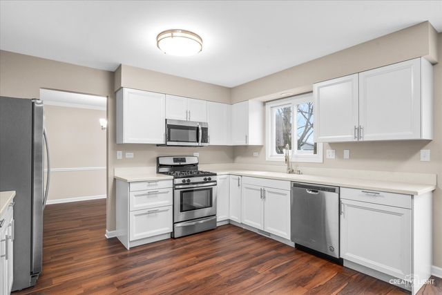 162 N Canyon Drive, Bolingbrook, IL 60490