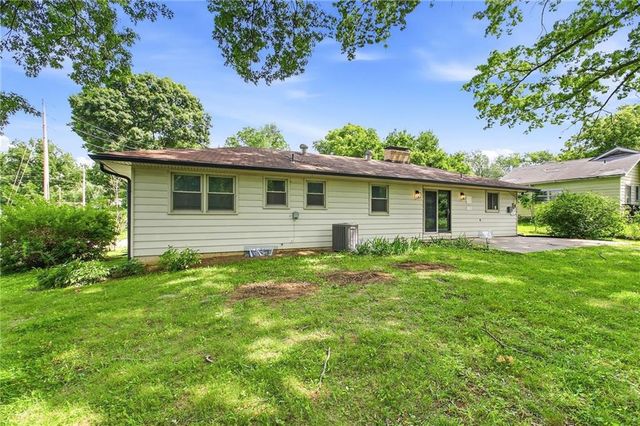 7745 Yecker Avenue, Kansas City, KS 66109