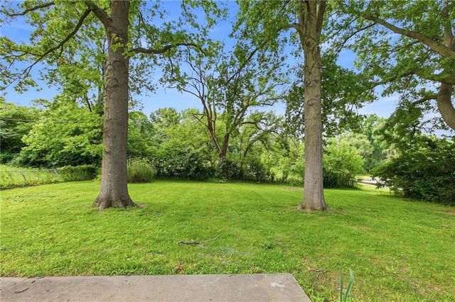 7745 Yecker Avenue, Kansas City, KS 66109