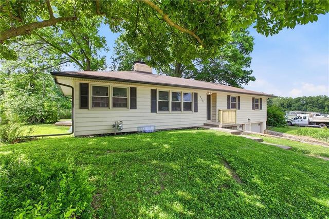 7745 Yecker Avenue, Kansas City, KS 66109