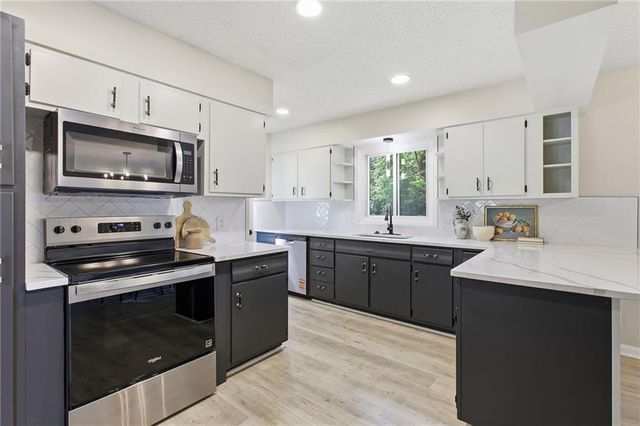 7745 Yecker Avenue, Kansas City, KS 66109