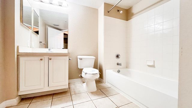 15155 Michelangelo Boulevard 304, Delray Beach, FL 33446