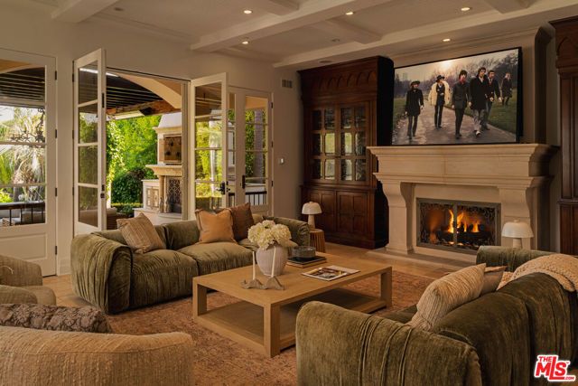 1008 Lexington Road, Beverly Hills, CA 90210