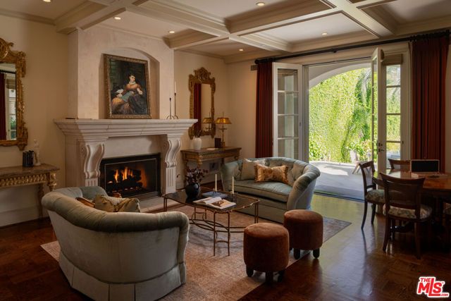 1008 Lexington Road, Beverly Hills, CA 90210