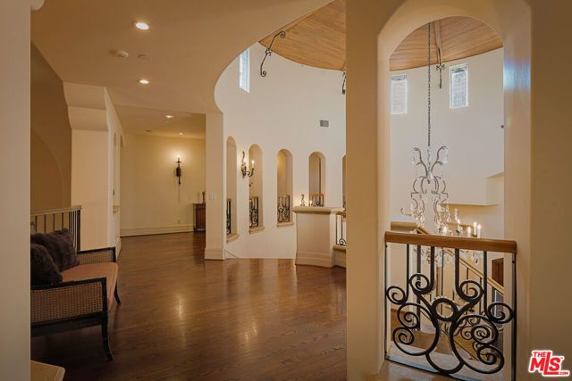 1008 Lexington Road, Beverly Hills, CA 90210