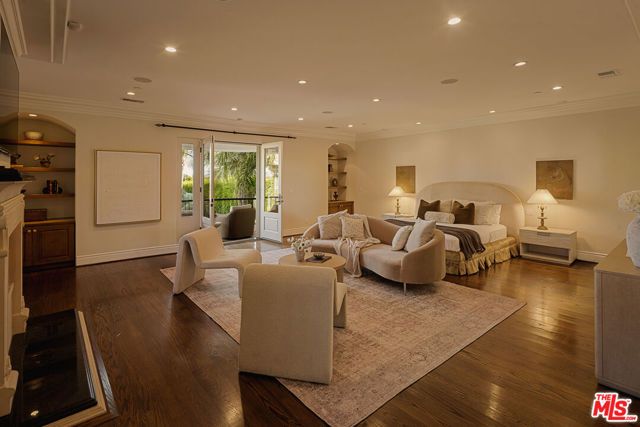 1008 Lexington Road, Beverly Hills, CA 90210