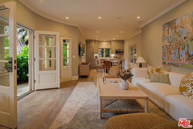 1008 Lexington Road, Beverly Hills, CA 90210