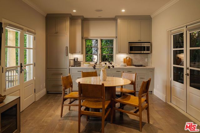 1008 Lexington Road, Beverly Hills, CA 90210