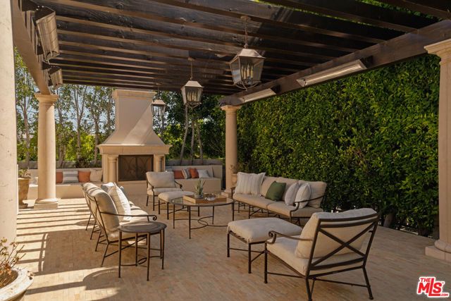 1008 Lexington Road, Beverly Hills, CA 90210
