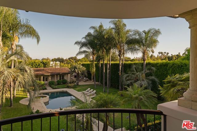 1008 Lexington Road, Beverly Hills, CA 90210