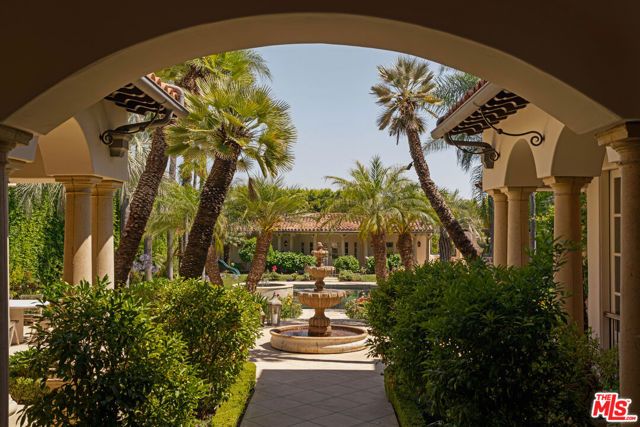 1008 Lexington Road, Beverly Hills, CA 90210