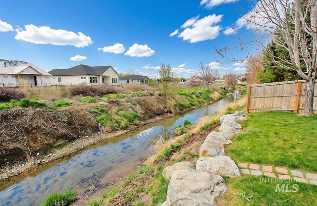 689 Triumph Dr, Middleton, ID 83644