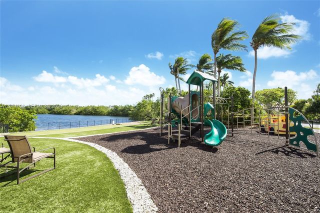 13633 Deering Bay Drive PH285, Coral Gables, FL 33158