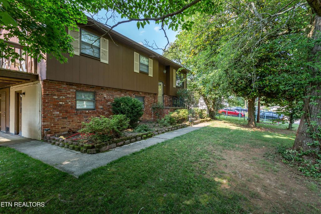 745 Green Meadows Drive, Knoxville, TN 37920
