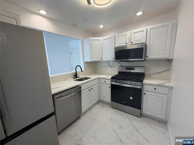 131 Clinton Place 214, Hackensack, NJ 07601
