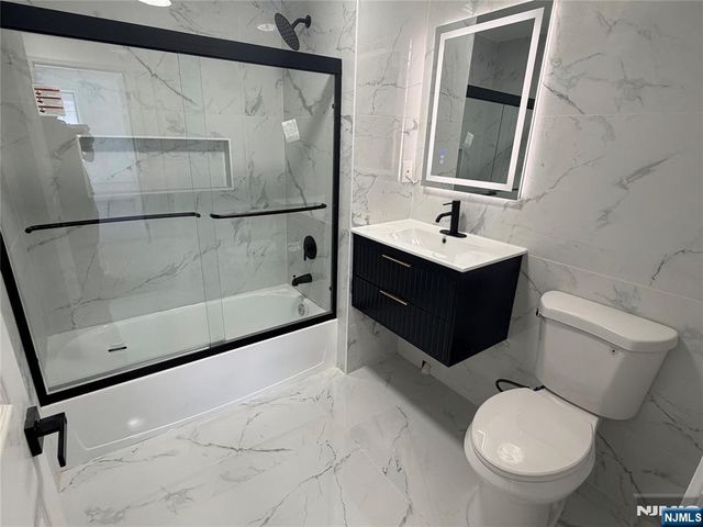 131 Clinton Place 214, Hackensack, NJ 07601
