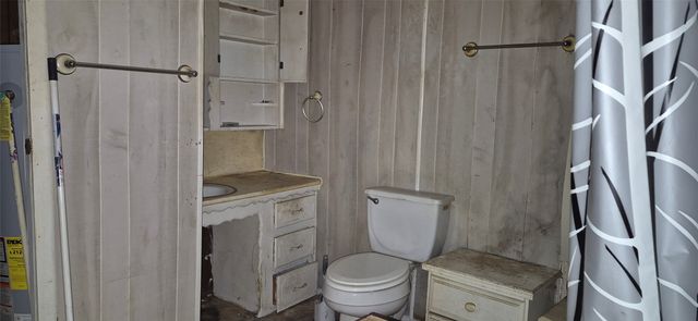 307 W Spruce Street, Whitewright, TX 75491