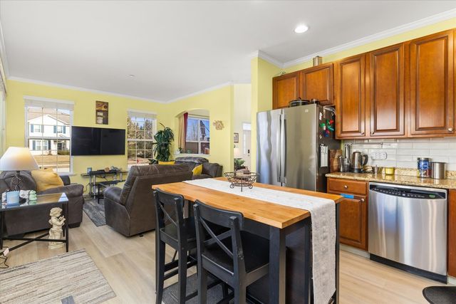 10003 Cummings Street, Huntley, IL 60142