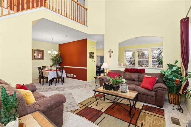 10003 Cummings Street, Huntley, IL 60142