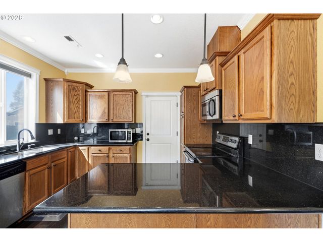 17065 Se BROOKLYN St, Portland, OR 97236