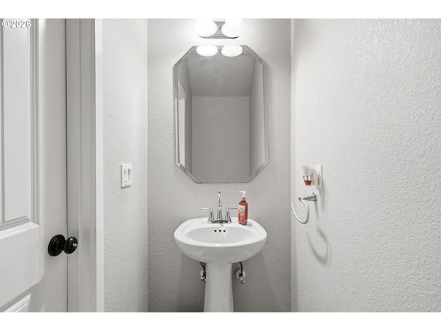 17065 Se BROOKLYN St, Portland, OR 97236