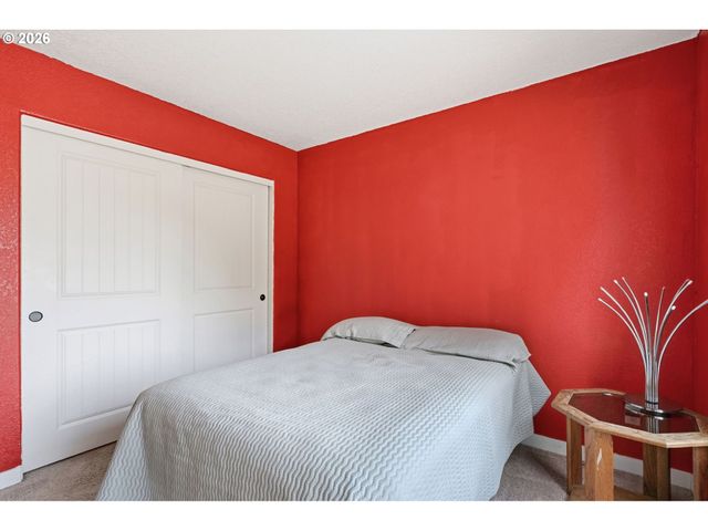 17065 Se BROOKLYN St, Portland, OR 97236