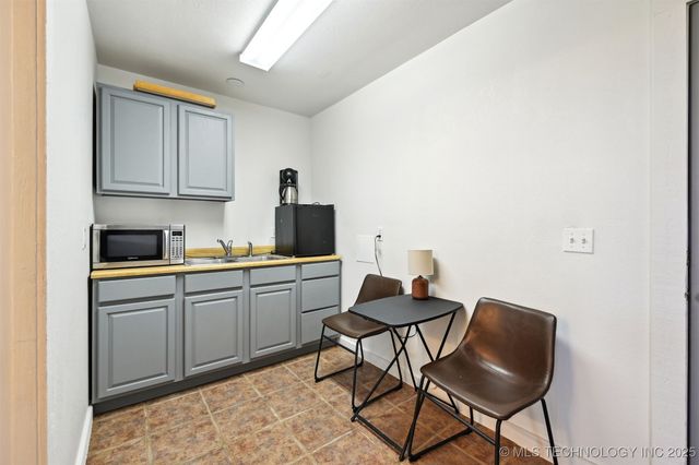 23535 E 720 Road, Wagoner, OK 74467