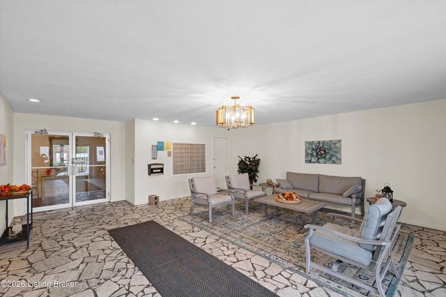 337 El Conquistador Pl, Louisville, KY 40220