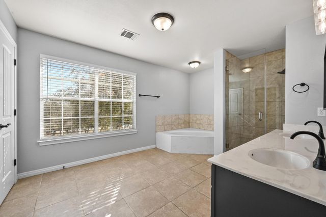 4204 BOB WIRE RD, Spicewood, TX 78669