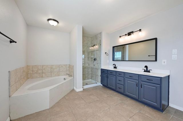 4204 BOB WIRE RD, Spicewood, TX 78669