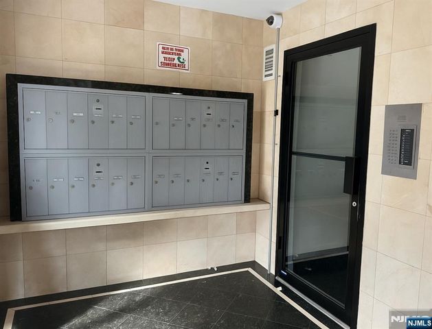 11W Harriet 203, Palisades Park, NJ 07650