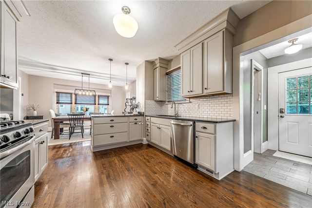 1306 Marlowe Avenue, Lakewood, OH 44107