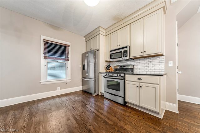 1306 Marlowe Avenue, Lakewood, OH 44107