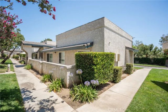 7001 Church 15, Highland, CA 92346