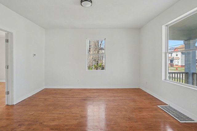 143 Delaware Avenue, Muskegon City, MI 49442