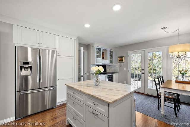 110 Denbar Road, Bloomfield Hills, MI 48304