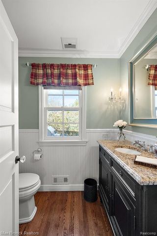 110 Denbar Road, Bloomfield Hills, MI 48304