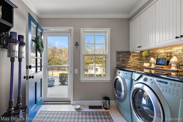 110 Denbar Road, Bloomfield Hills, MI 48304