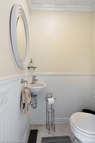 110 Denbar Road, Bloomfield Hills, MI 48304