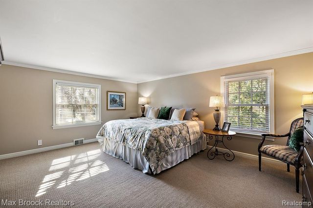 110 Denbar Road, Bloomfield Hills, MI 48304