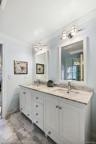 110 Denbar Road, Bloomfield Hills, MI 48304