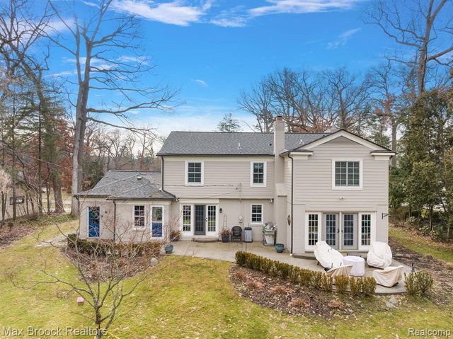 110 Denbar Road, Bloomfield Hills, MI 48304