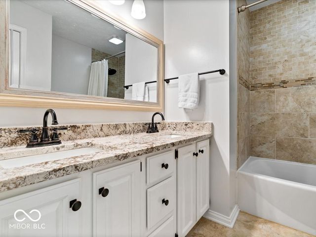 9011 Anchor Bay Drive, Indianapolis, IN 46236