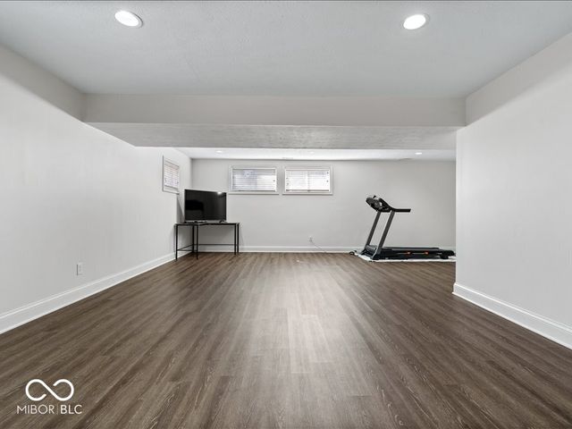 9011 Anchor Bay Drive, Indianapolis, IN 46236