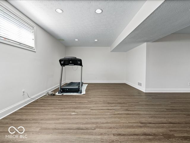 9011 Anchor Bay Drive, Indianapolis, IN 46236