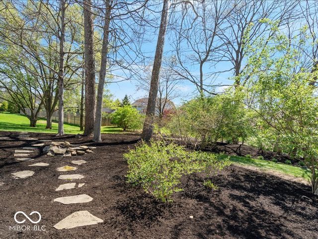 9011 Anchor Bay Drive, Indianapolis, IN 46236